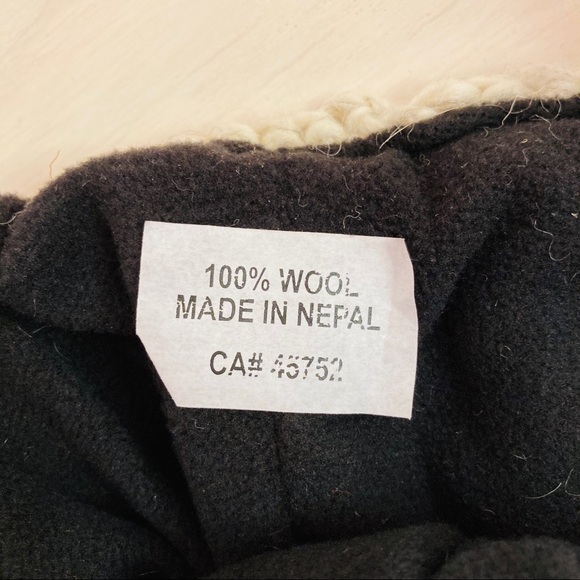 100% Wool Ivory Beige Beanie Hat - Picture 3 of 4